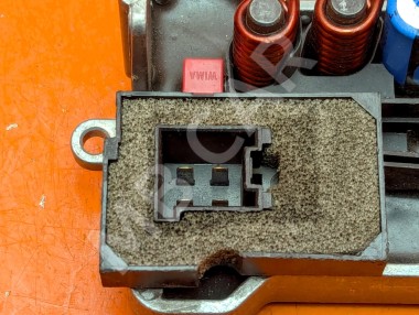 Реле моторчика печки MERCEDES-BENZ E-класс W211/S211 (2002 - 2006) — Разборка Мерседес