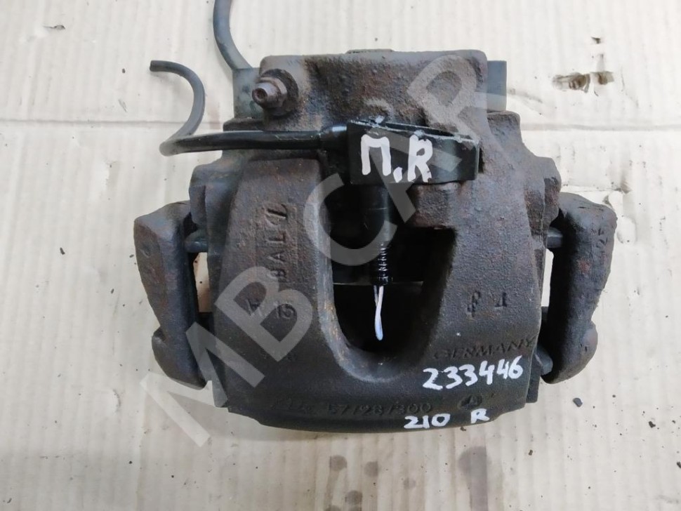 Суппорт передний правый MERCEDES-BENZ E-класс W210/S210 рестайлинг (1999 - 2003) фото 1 — Разборка Мерседес