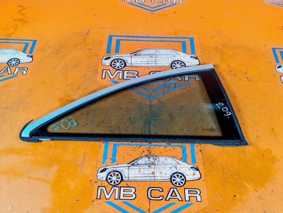 Стекло боковое MERCEDES-BENZ C-класс W203/S203/CL203 (2000 - 2004) фото 1 &mdash; Разборка Мерседес