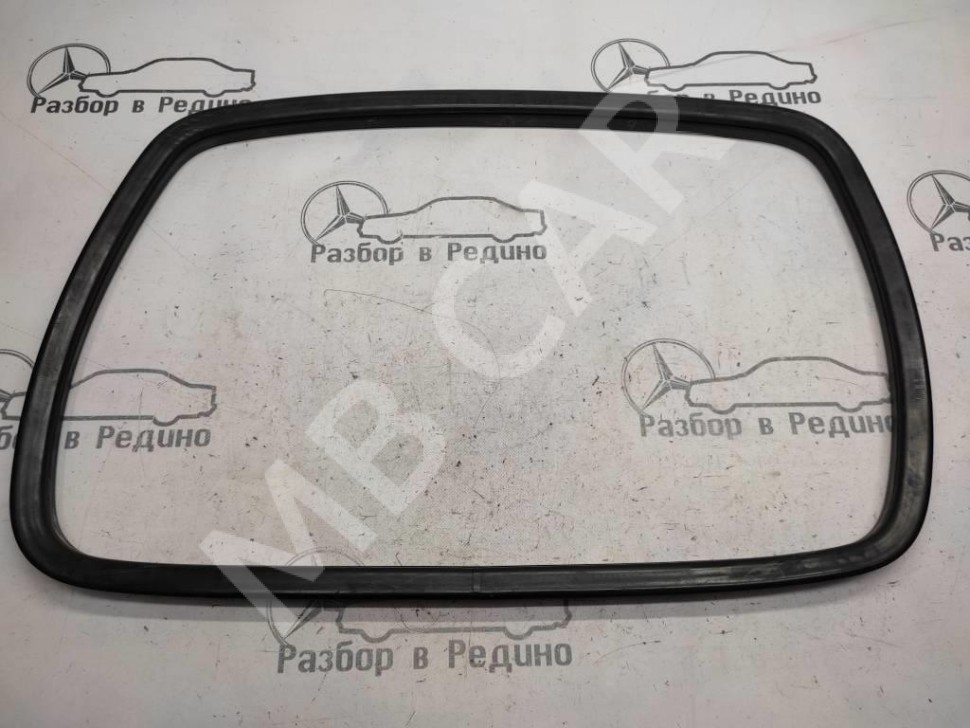 Уплотнитель стекла MERCEDES-BENZ G-класс W463 (1990 - 2006) фото 1 — Разборка Мерседес