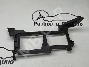 Кронштейн блока предохранителей MERCEDES-BENZ M-класс W164 (2005 - 2008) — Разборка Мерседес