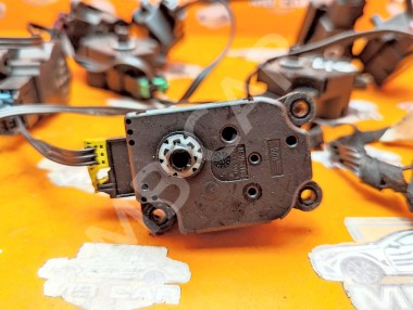 Сервоприводы печки MERCEDES-BENZ C-класс W203/S203/CL203 (2000 - 2004) &mdash; Разборка Мерседес