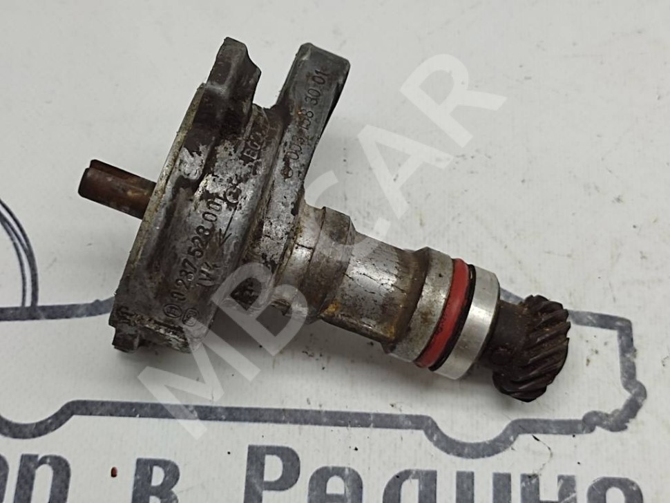 Трамблёр MERCEDES-BENZ W124 W124/S124/C124/A124 (1984 - 1993) фото 1 — Разборка Мерседес