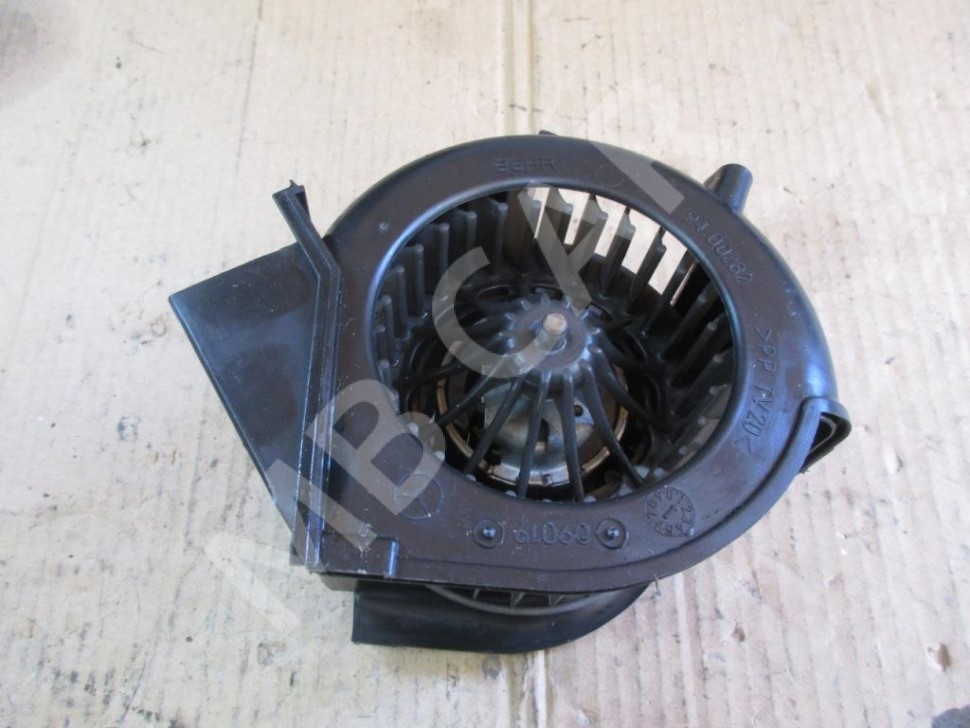 Моторчик печки MERCEDES-BENZ S-класс W220 рестайлинг (2002 - 2005) фото 1 — Разборка Мерседес