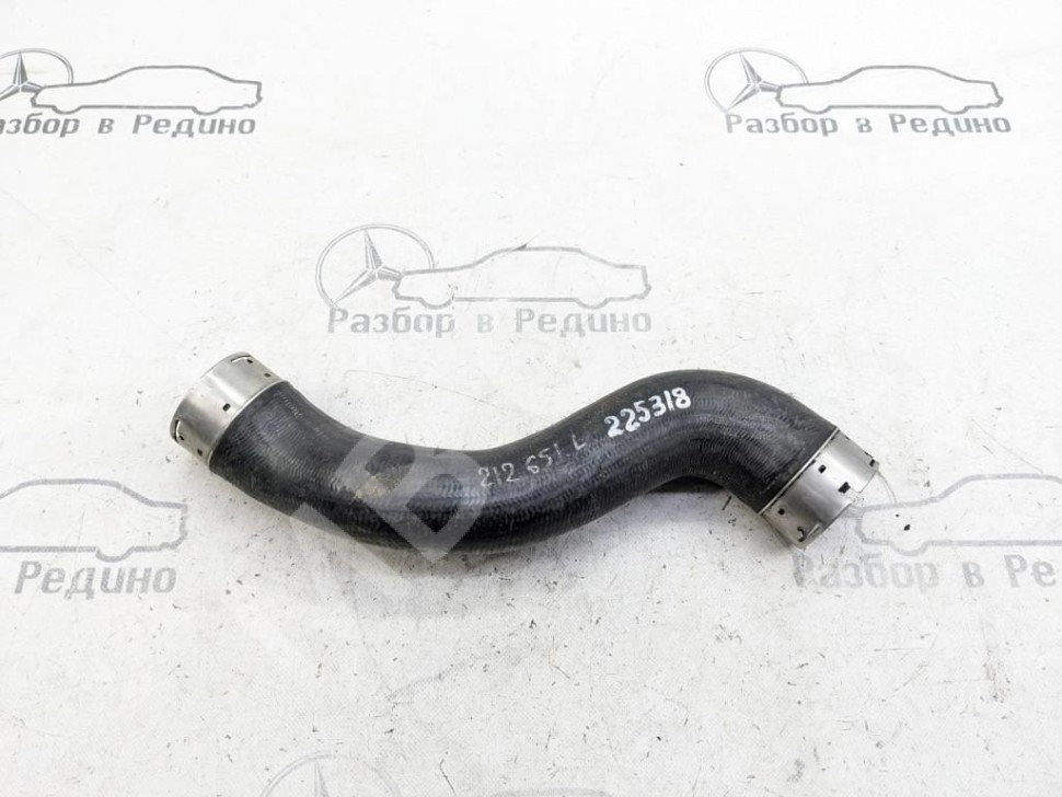Патрубок интеркулера MERCEDES-BENZ E-класс W212/S212/C207/A207 (2009 - 2013) фото 1 — Разборка Мерседес
