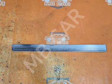 Накладка порога внутренняя MERCEDES-BENZ C-класс W204/S204 (2006 - 2011) — Разборка Мерседес