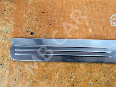 Накладка порога внутренняя MERCEDES-BENZ C-класс W204/S204 (2006 - 2011) — Разборка Мерседес