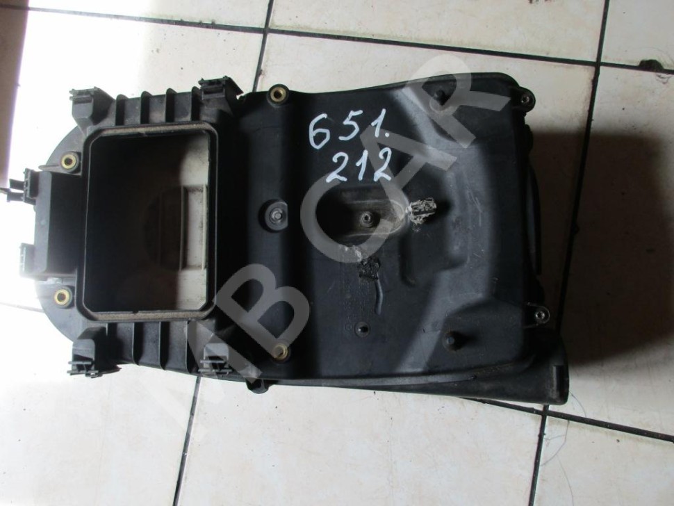 Корпус воздушного фильтра MERCEDES-BENZ E-класс W212/S212/C207/A207 (2009 - 2013) фото 1 — Разборка Мерседес