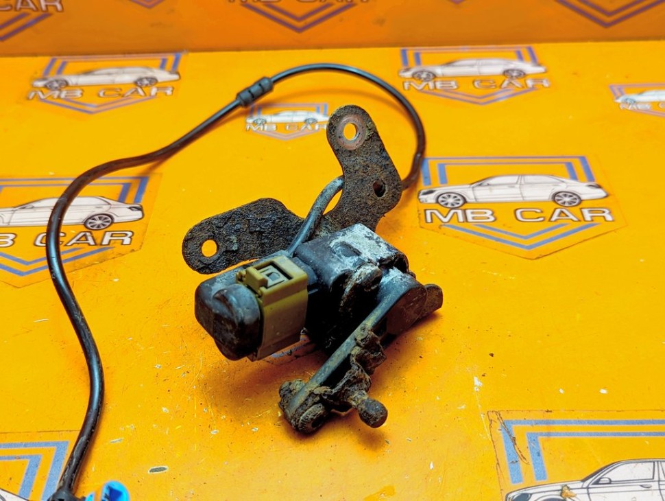 Датчик уровня пола MERCEDES-BENZ E-класс W212/S212/C207/A207 (2009 - 2013) фото 1 &mdash; Разборка Мерседес