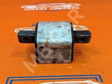 Опора КПП MERCEDES-BENZ S-класс W220 рестайлинг (2002 - 2005) — Разборка Мерседес