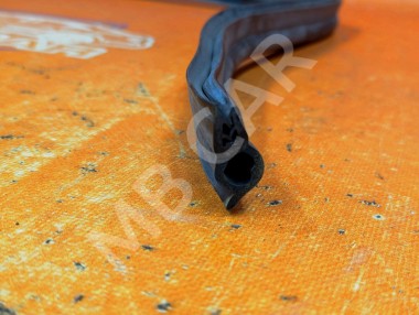 Уплотнитель моторного отсека MERCEDES-BENZ E-класс W124/S124/C124/A124 (1984 - 1997) — Разборка Мерседес