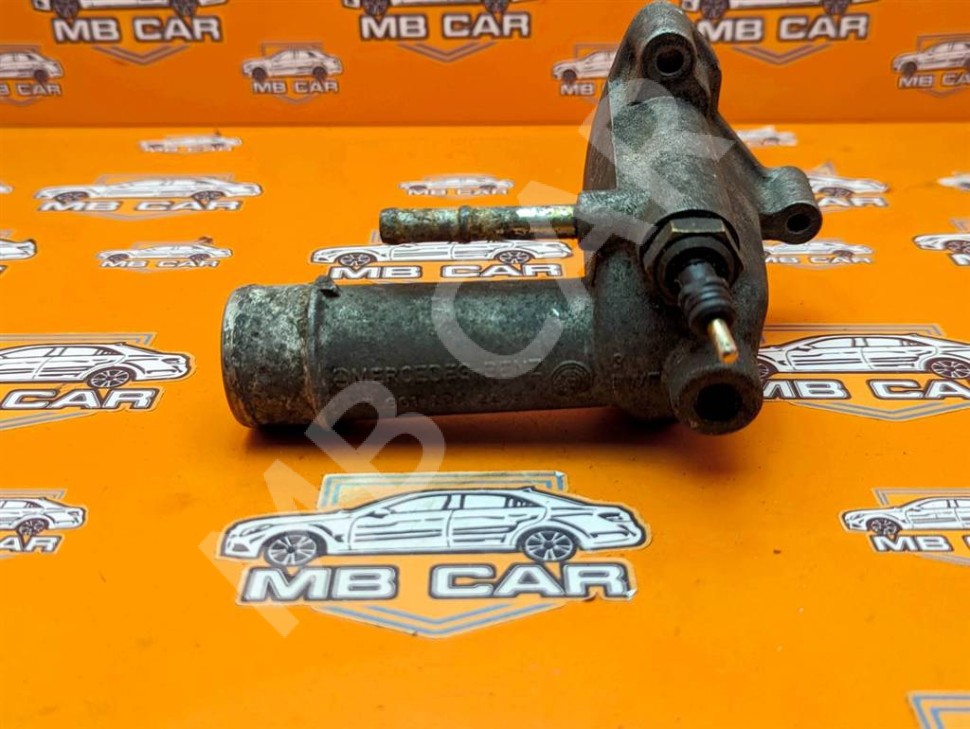 Фланец системы охлаждения MERCEDES-BENZ W124 W124/S124/C124/A124 (1984 - 1993) фото 1 — Разборка Мерседес