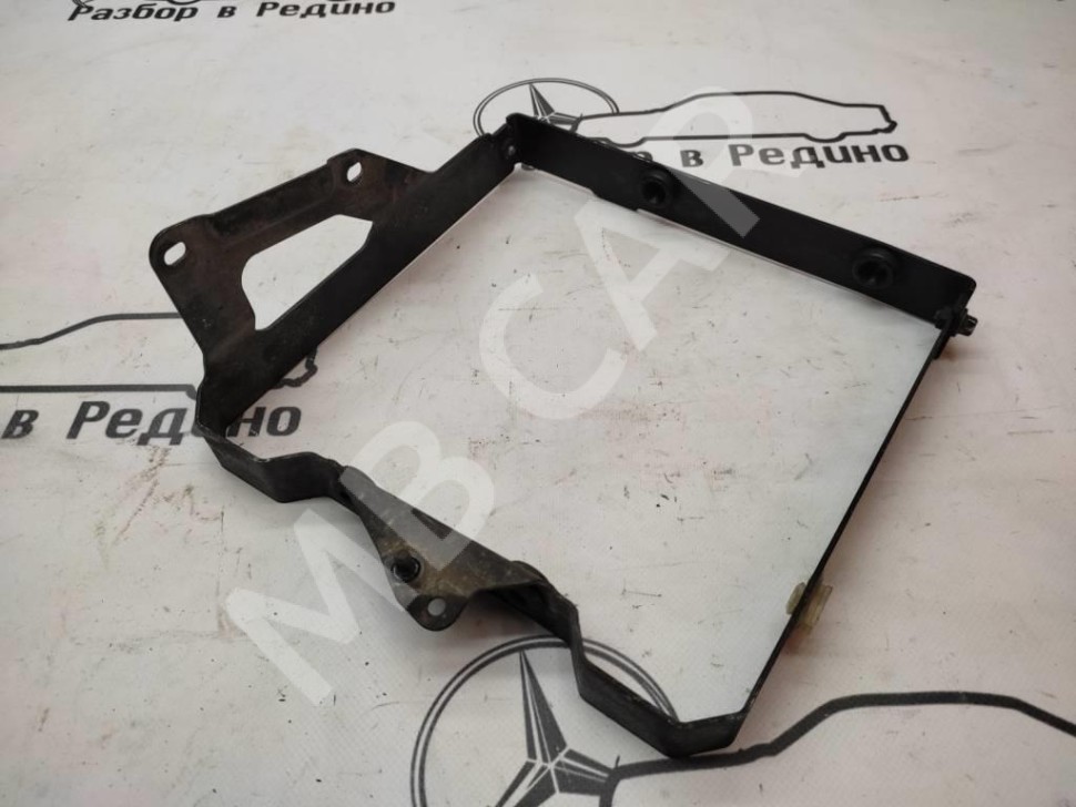 Кронштейн радиатора MERCEDES-BENZ E-класс AMG W211/S211 (2002 - 2006) фото 1 &mdash; Разборка Мерседес