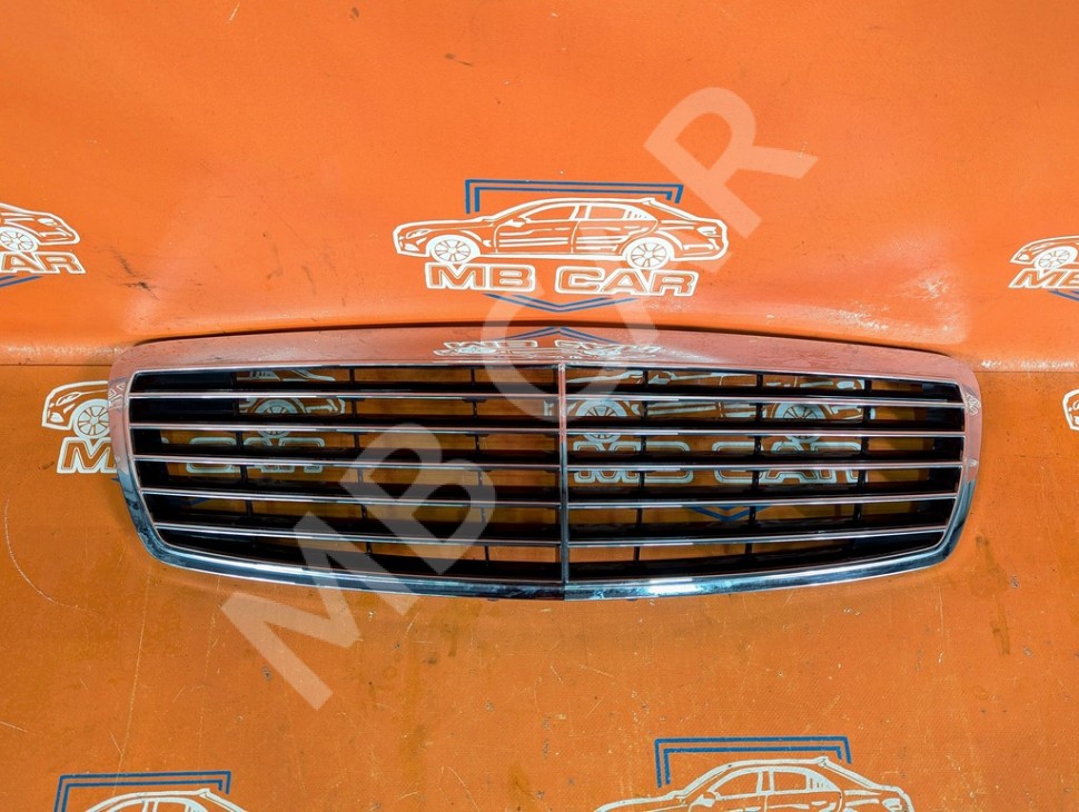 Решетка радиатора MERCEDES-BENZ E-класс W211/S211 (2002 - 2006) фото 1 &mdash; Разборка Мерседес