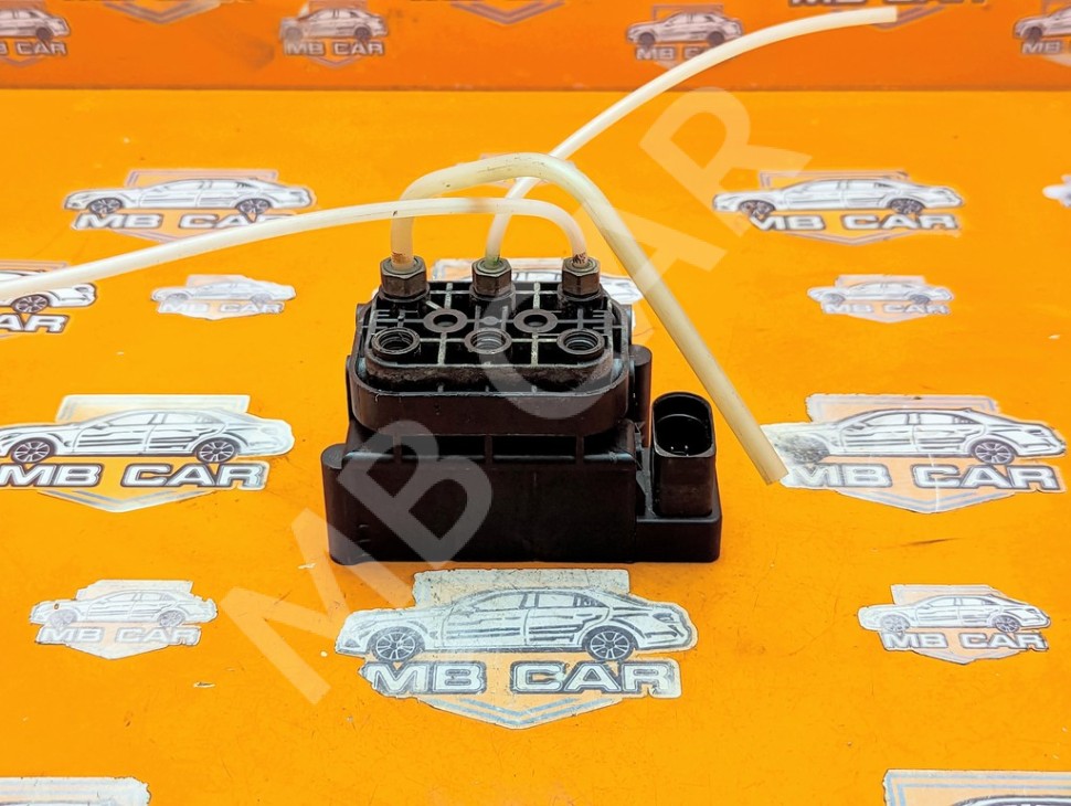 Блок клапанов пневмоподвески MERCEDES-BENZ R-класс W251 рестайлинг (2007 - 2010) фото 1 &mdash; Разборка Мерседес