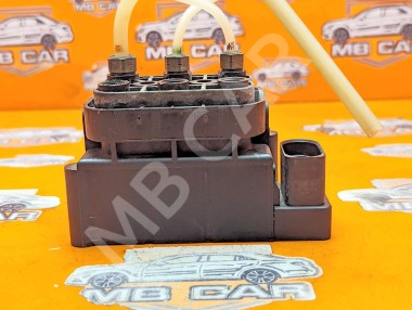 Блок клапанов пневмоподвески MERCEDES-BENZ R-класс W251 рестайлинг (2007 - 2010) &mdash; Разборка Мерседес