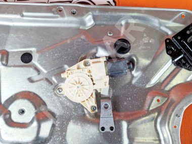 Стеклоподъемник передний левый MERCEDES-BENZ C-класс W204/S204/С204 рестайлинг (2011 - 2015) &mdash; Разборка Мерседес