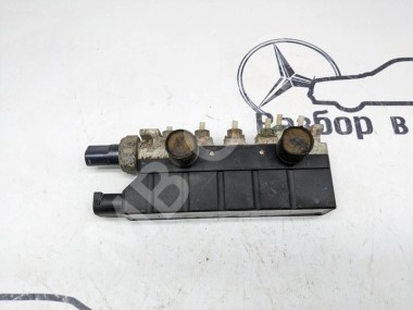 Блок клапанов пневмоподвески MERCEDES-BENZ S-класс W220 рестайлинг (2002 - 2005) — Разборка Мерседес