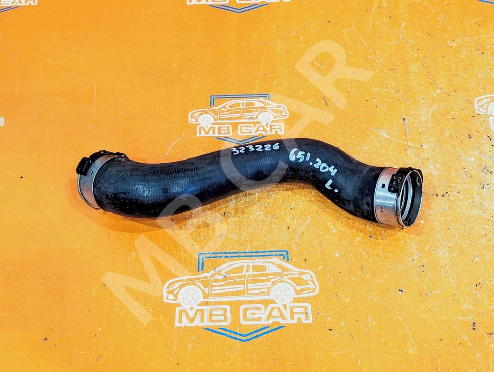 Патрубок интеркулера MERCEDES-BENZ C-класс W204/S204/С204 рестайлинг (2011 - 2015) фото 1 — Разборка Мерседес