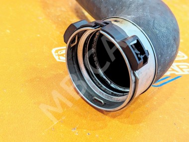 Патрубок интеркулера MERCEDES-BENZ C-класс W204/S204/С204 рестайлинг (2011 - 2015) — Разборка Мерседес