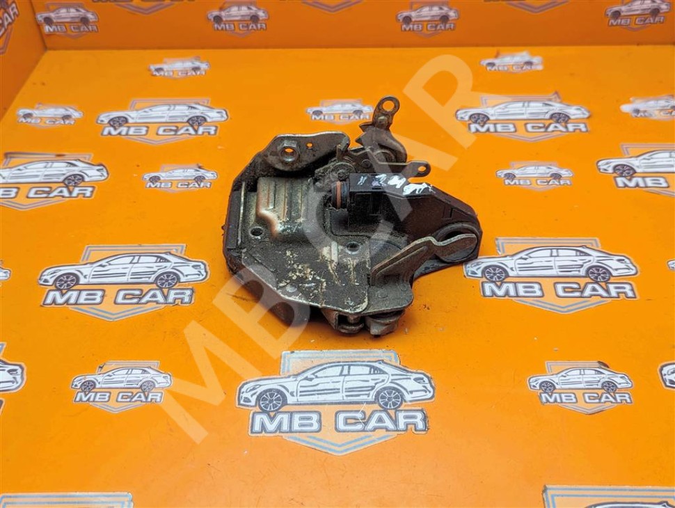 Замок двери передней левой MERCEDES-BENZ W124 W124/S124/C124/A124 (1984 - 1993) фото 1 — Разборка Мерседес