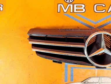 Решетка радиатора MERCEDES-BENZ CLK-класс C209/A209 (2002 - 2005) CLK 270 CDI 2.7 AT (170 л.с.) &mdash; Разборка Мерседес