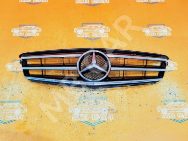 Решетка радиатора MERCEDES-BENZ C-класс W204/S204 (2006 - 2011) — Разборка Мерседес