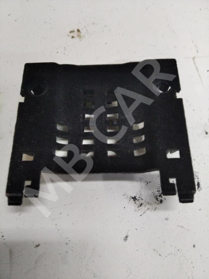 Крепежная пластина MERCEDES-BENZ E-класс W211/S211 рестайлинг (2006 - 2009) фото 1 — Разборка Мерседес