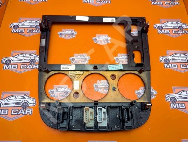Накладка блока климата MERCEDES-BENZ M-класс W163 рестайлинг (2001 - 2005) — Разборка Мерседес