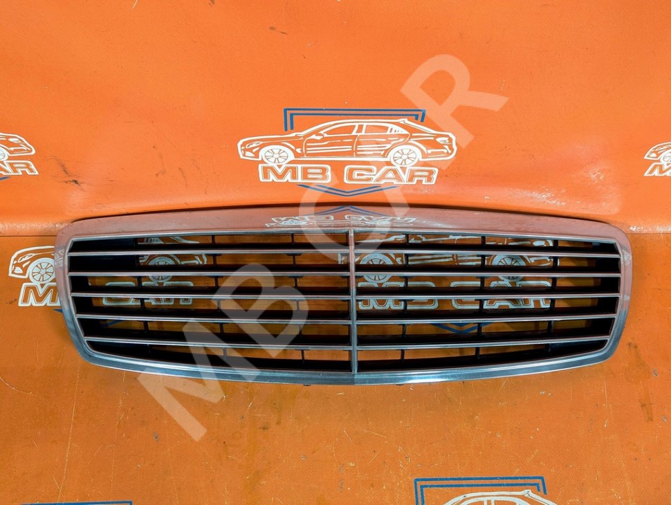 Решетка радиатора MERCEDES-BENZ E-класс W211/S211 (2002 - 2006) фото 1 &mdash; Разборка Мерседес