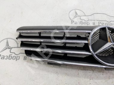 Решетка радиатора MERCEDES-BENZ CLK-класс C209/A209 (2002 - 2005) — Разборка Мерседес