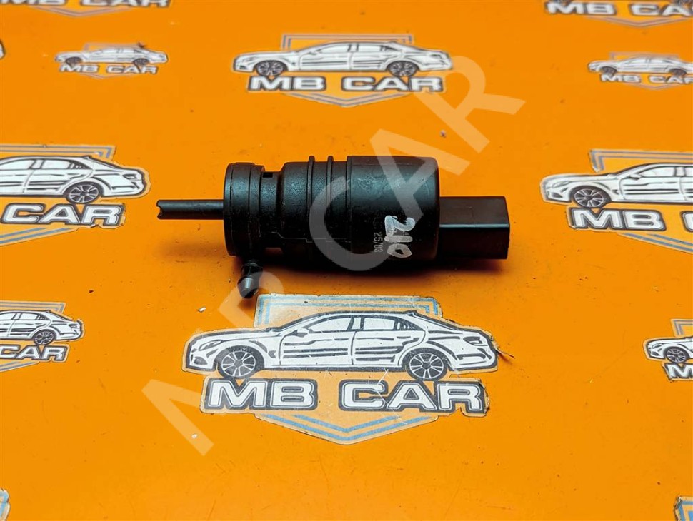 Насос омывателей MERCEDES-BENZ E-класс W210/S210 (1995 - 1999) фото 1 — Разборка Мерседес