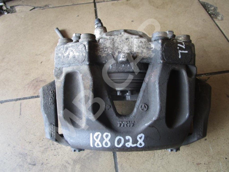 Суппорт передний левый MERCEDES-BENZ E-класс W212/S212/C207/A207 (2009 - 2013) фото 1 — Разборка Мерседес