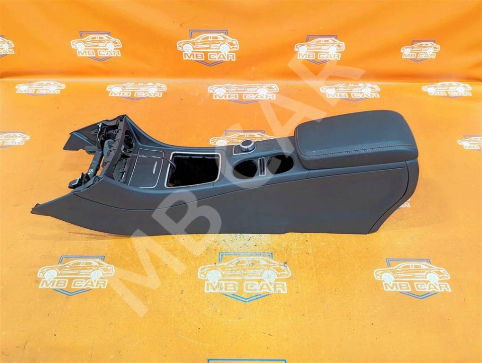 Подлокотник MERCEDES-BENZ GLA-класс X156 рестайлинг (2017 - 2020) фото 1 &mdash; Разборка Мерседес