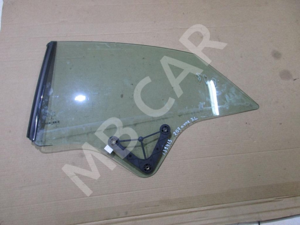 Стекло заднее левое MERCEDES-BENZ E-класс W212/S212/C207/A207 рестайлинг (2013 - 2016) фото 1 — Разборка Мерседес