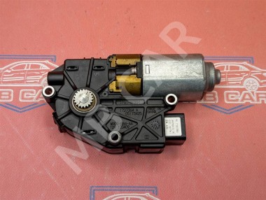 Моторчик шторки панарамной крыши MERCEDES-BENZ GL-класс X166 (2012 - 2016) — Разборка Мерседес