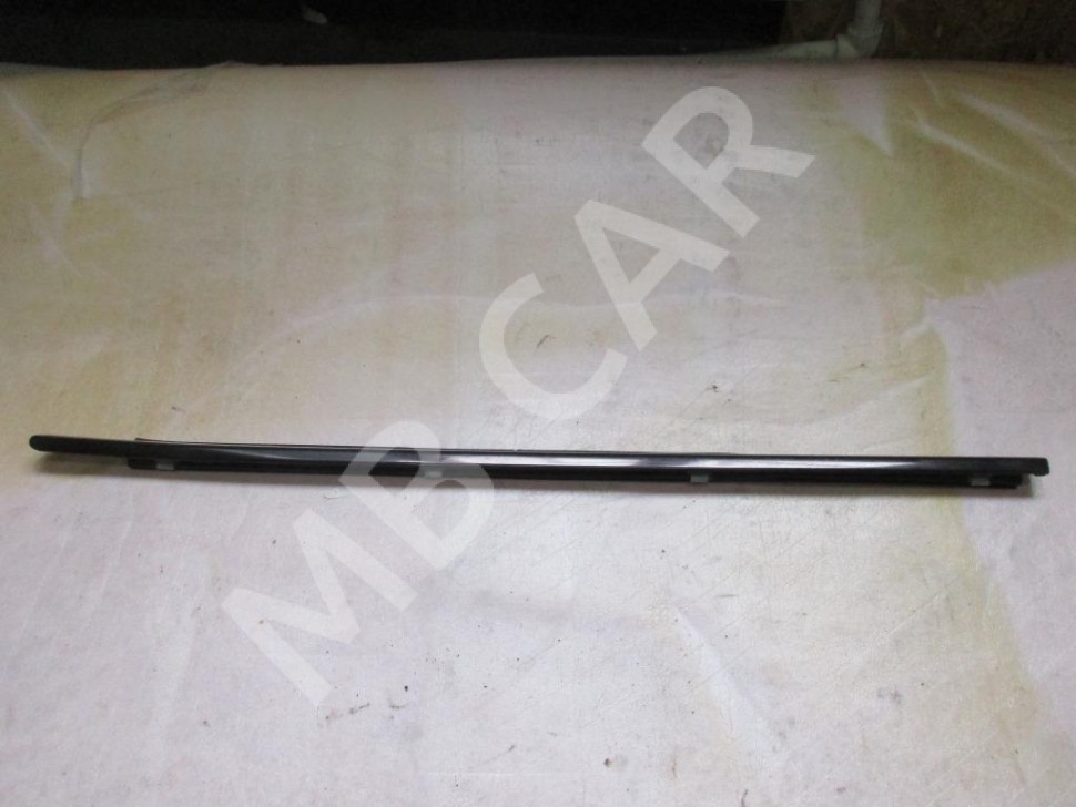 Молдинг стекла двери MERCEDES-BENZ E-класс W210/S210 рестайлинг (1999 - 2003) фото 1 — Разборка Мерседес