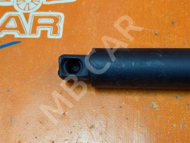 Амортизатор крышки багажника MERCEDES-BENZ GLE-класс AMG W166 (2015 - 2019) — Разборка Мерседес