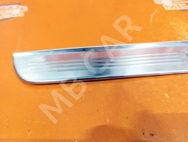 Накладка порога внутренняя MERCEDES-BENZ C-класс W205/S205/C205/A205 (2014 - 2018) — Разборка Мерседес