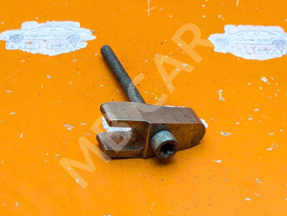 Кронштейн крепления форсунок MERCEDES-BENZ S-класс W220 (1998 - 2005) фото 1 &mdash; Разборка Мерседес