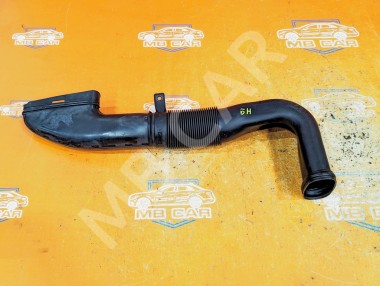 Патрубок воздушный MERCEDES-BENZ C-класс W204/S204 (2006 - 2011) — Разборка Мерседес