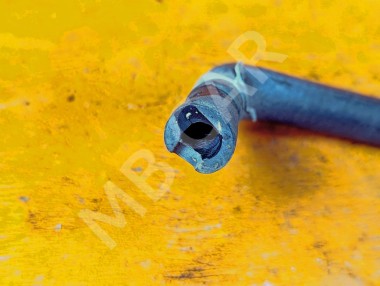 Трубка вентиляции расширительного бака MERCEDES-BENZ S-класс W221 рестайлинг (2009 - 2013) &mdash; Разборка Мерседес