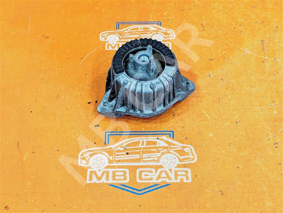 Опора двигателя MERCEDES-BENZ C-класс W204/S204 (2006 - 2011) фото 1 — Разборка Мерседес