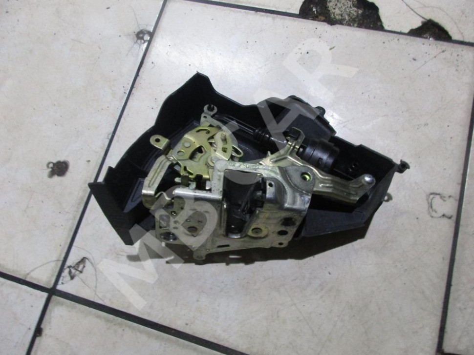 Замок двери задней левой MERCEDES-BENZ E-класс W210/S210 рестайлинг (1999 - 2003) фото 1 &mdash; Разборка Мерседес