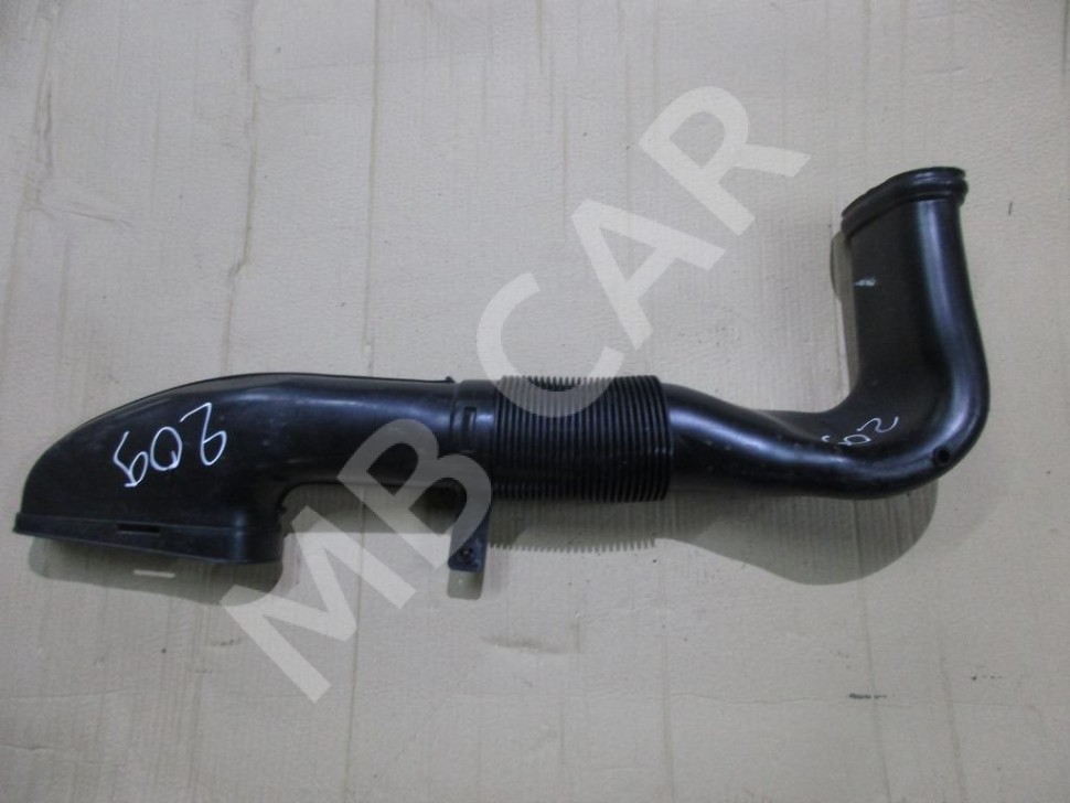 Патрубок воздушный MERCEDES-BENZ E-класс W212/S212/C207/A207 рестайлинг (2013 - 2016) фото 1 — Разборка Мерседес