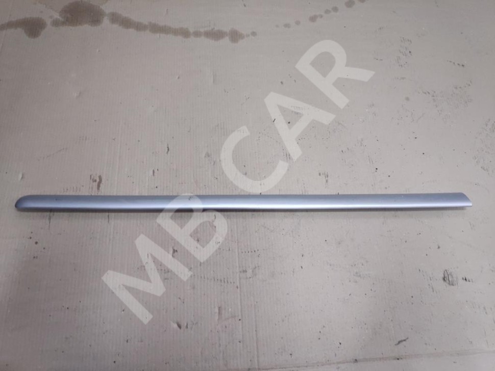 Молдинг двери MERCEDES-BENZ M-класс W163 (1997 - 2001) фото 1 — Разборка Мерседес