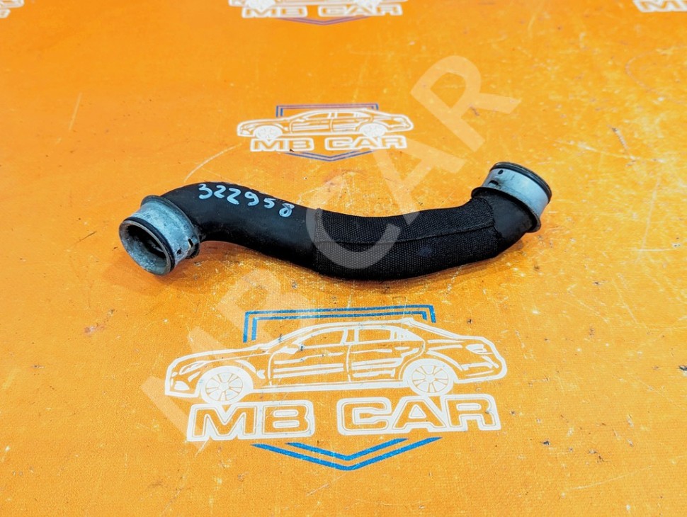 Патрубок радиатора MERCEDES-BENZ C-класс W204/S204/С204 рестайлинг (2011 - 2015) фото 1 &mdash; Разборка Мерседес