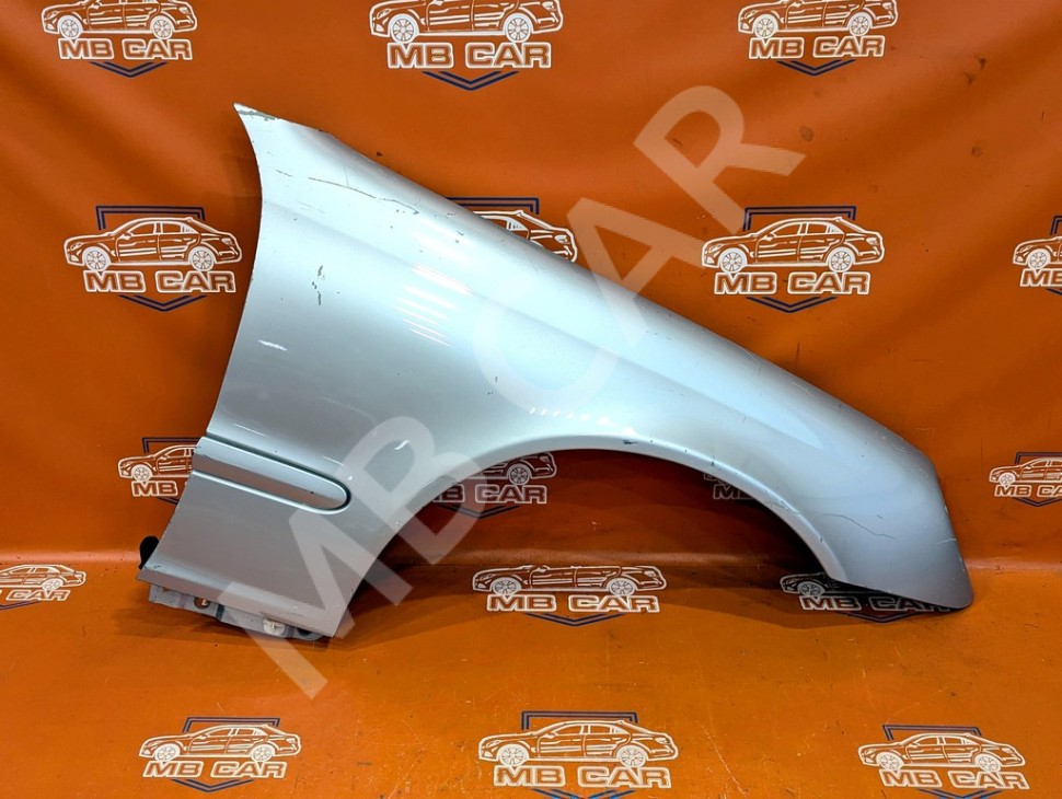Крыло переднее правое MERCEDES-BENZ C-класс W203/S203/CL203 (2000 - 2004) фото 1 &mdash; Разборка Мерседес