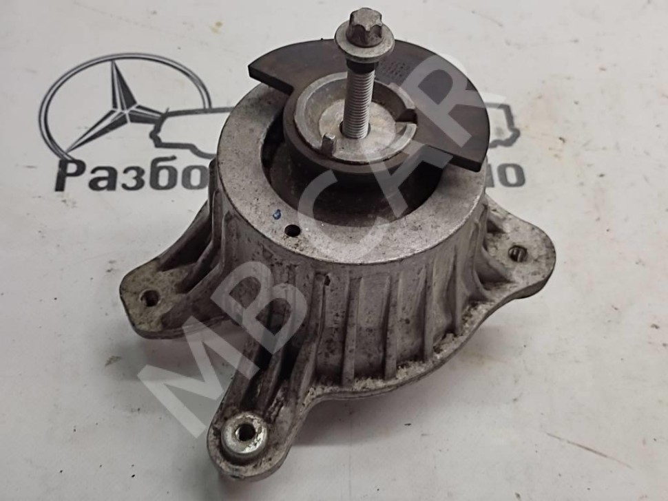 Опора двигателя MERCEDES-BENZ E-класс W213/S213/C238/A238 (2016 - 2021) фото 1 &mdash; Разборка Мерседес