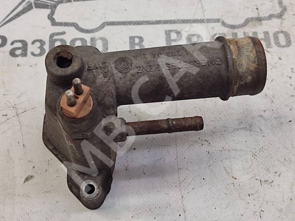 Фланец системы охлаждения MERCEDES-BENZ W124 W124/S124/C124/A124 (1984 - 1993) фото 1 — Разборка Мерседес